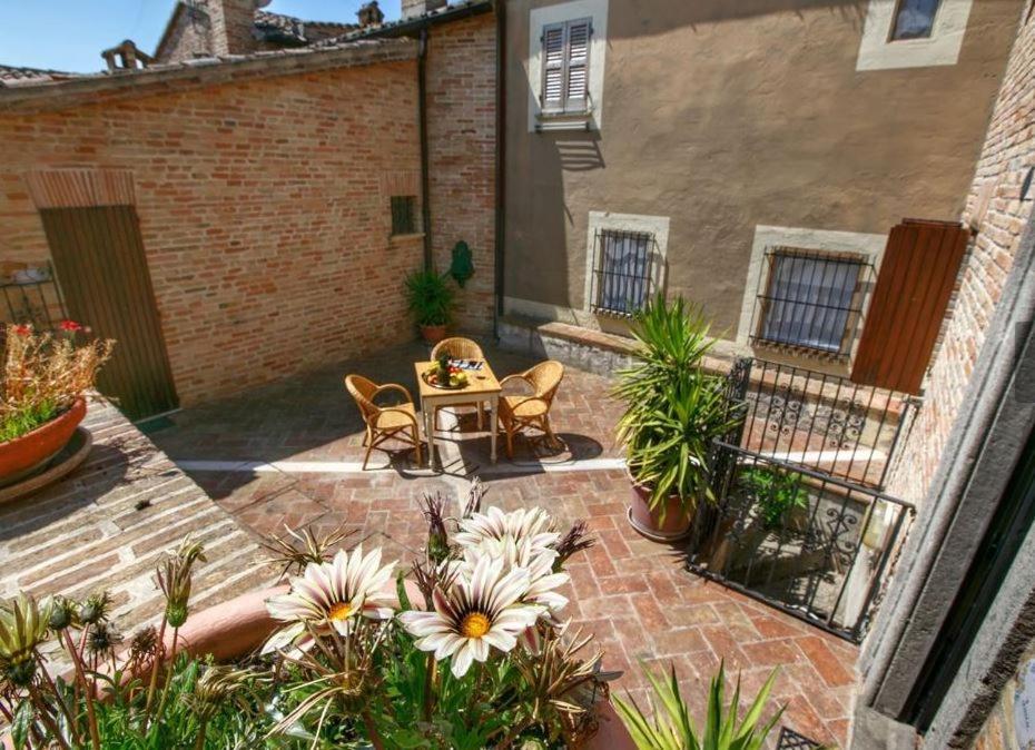 Albergo Diffuso Borgo Montemaggiore Montemaggiore al Metauro Exterior photo